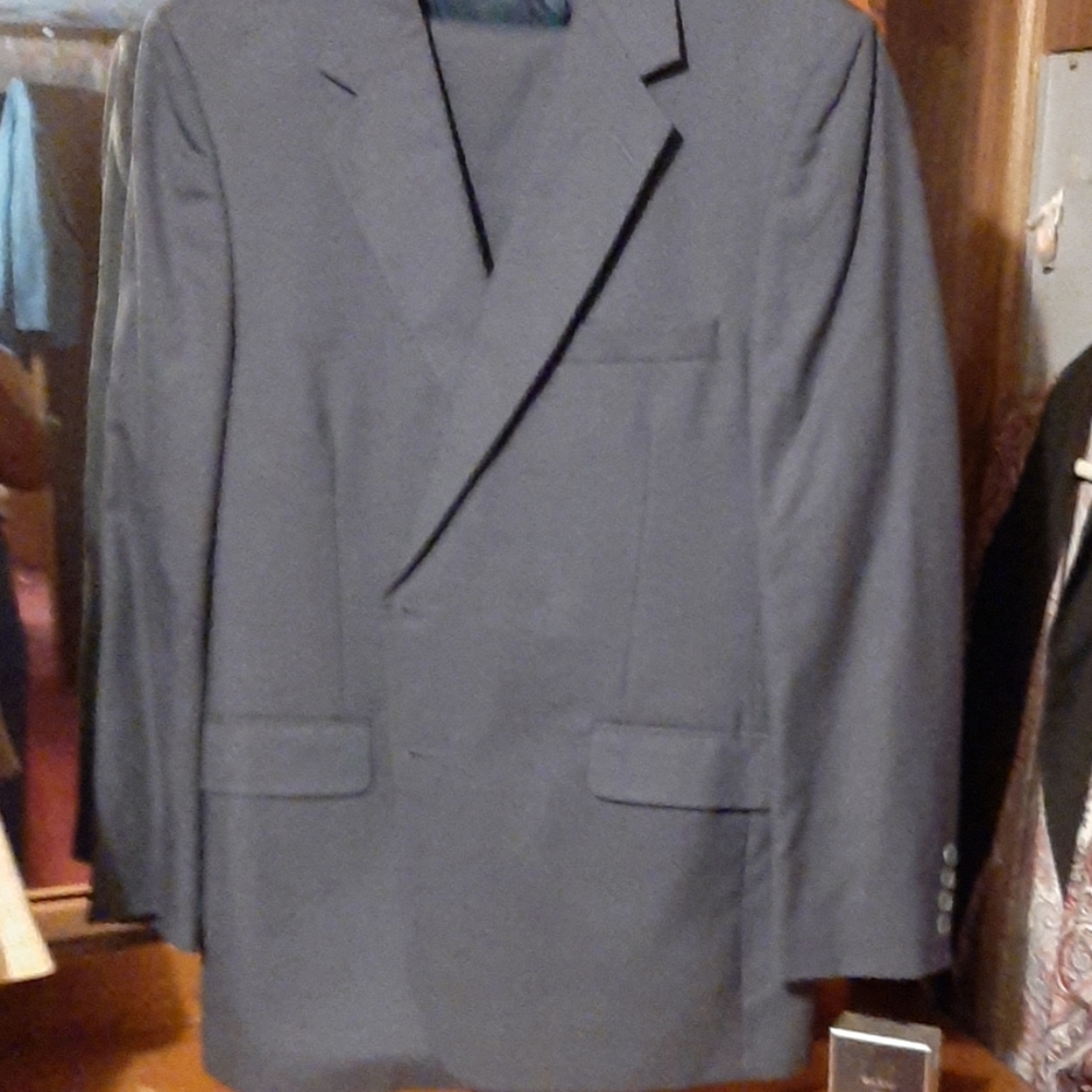 Halston 2 piece suit